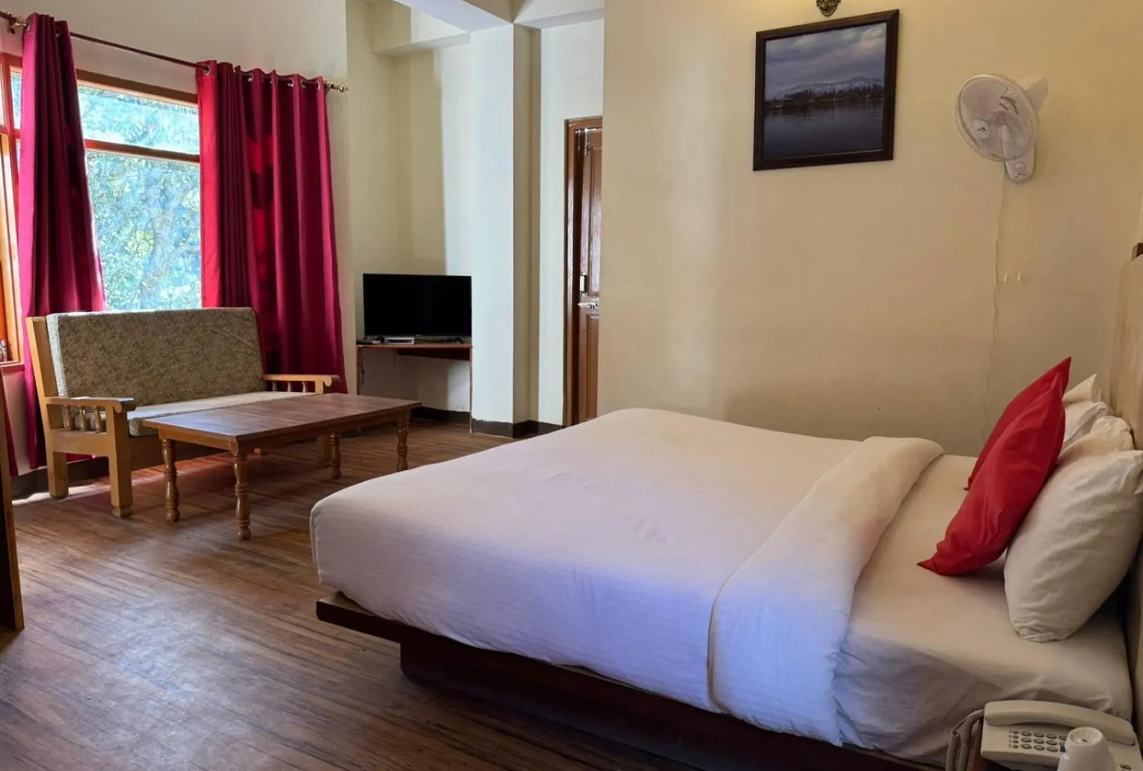 Hassan Valley Resort - A Beautiful Resort In The Clouds Towards Snow Capped Mountains Shimla Hotel