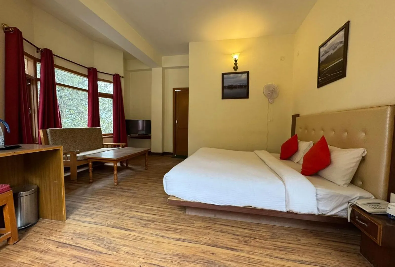 Hotel Hassan Valley Resort - A Beautiful Resort In The Clouds Towards Snow Capped Mountains Shimla India