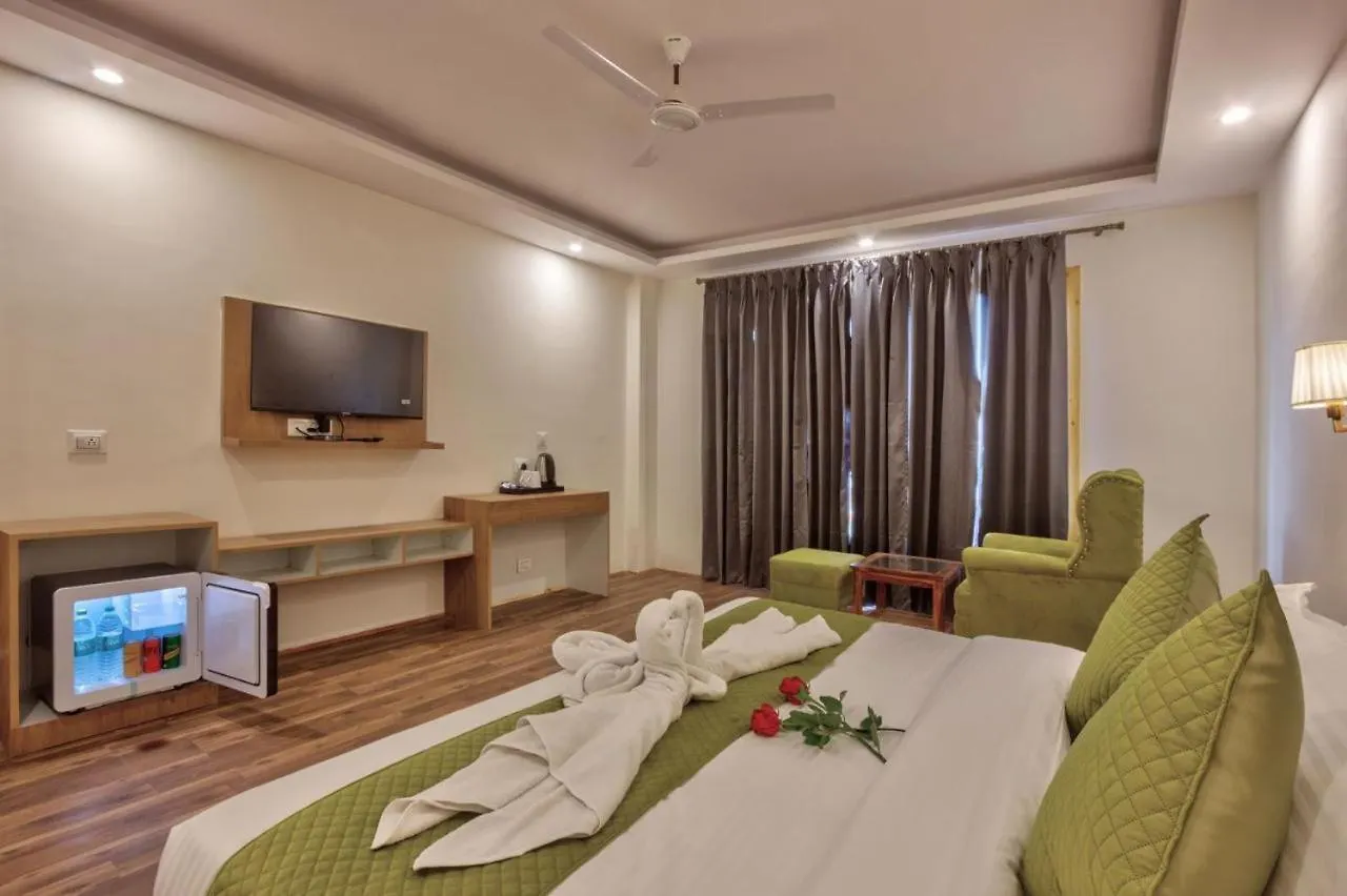 Hotel Hassan Valley Resort - A Beautiful Resort In The Clouds Towards Snow Capped Mountains Shimla