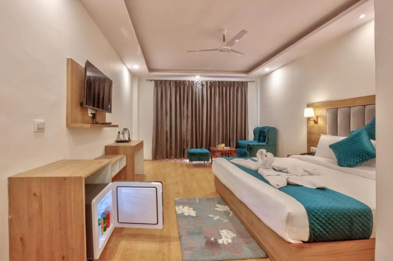Hotel Hassan Valley Resort - A Beautiful Resort In The Clouds Towards Snow Capped Mountains Shimla