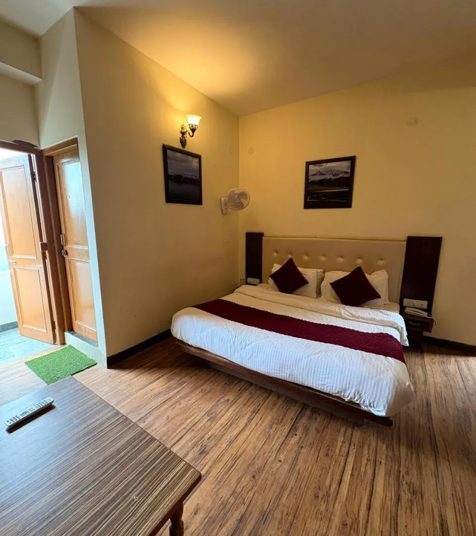 Hassan Valley Resort - A Beautiful Resort In The Clouds Towards Snow Capped Mountains Shimla India