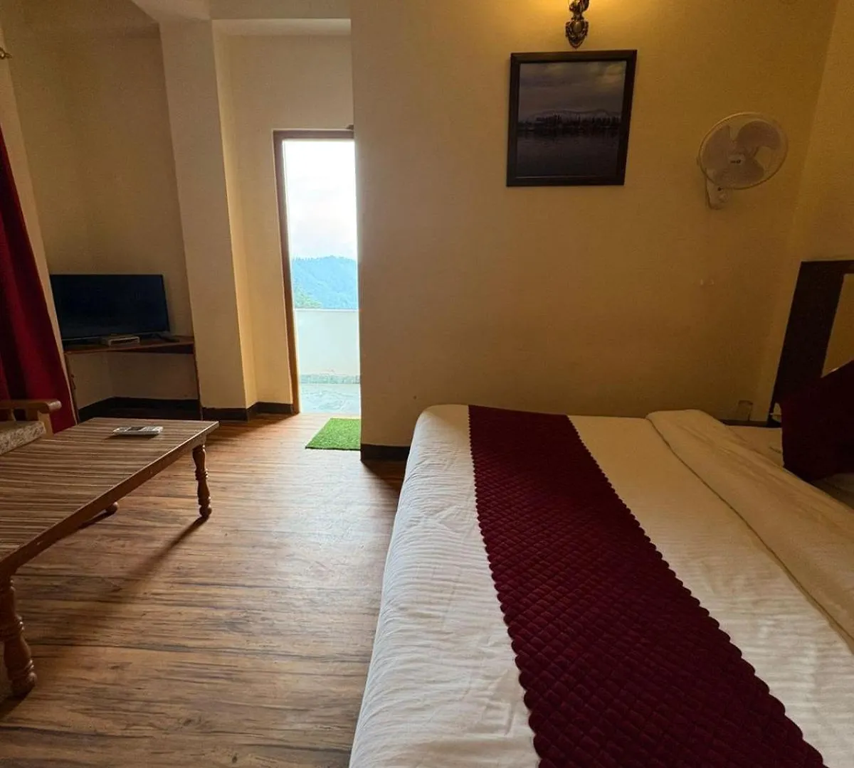 Hotel Hassan Valley Resort - A Beautiful Resort In The Clouds Towards Snow Capped Mountains Shimla India