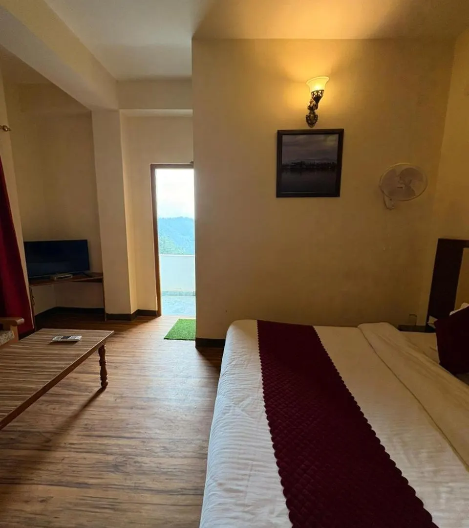 Hotel Hassan Valley Resort - A Beautiful Resort In The Clouds Towards Snow Capped Mountains Shimla